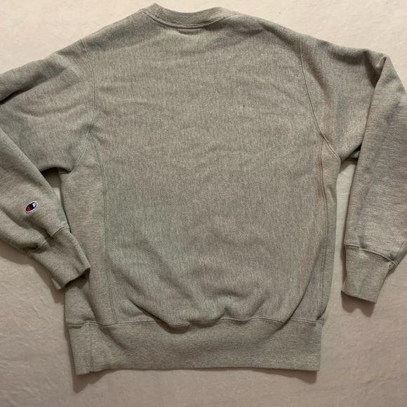 Simple Champion Crewneck! - Picture 2 of 5